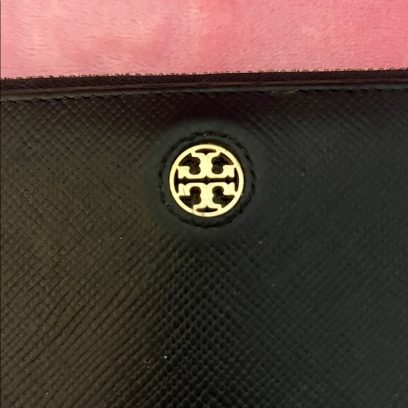 Tory Burch Perry Zip Passport Continental Wallet Wristlet EUC - Picture 11 of 15